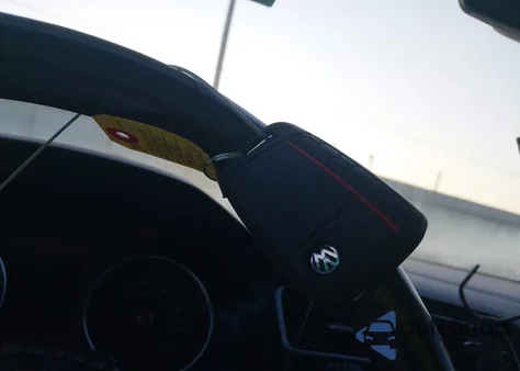 2015 Volkswagen Golf Gti 2.0T Se 2-Door from USA, damaged, VIN 3VWYT7AUXFM033756